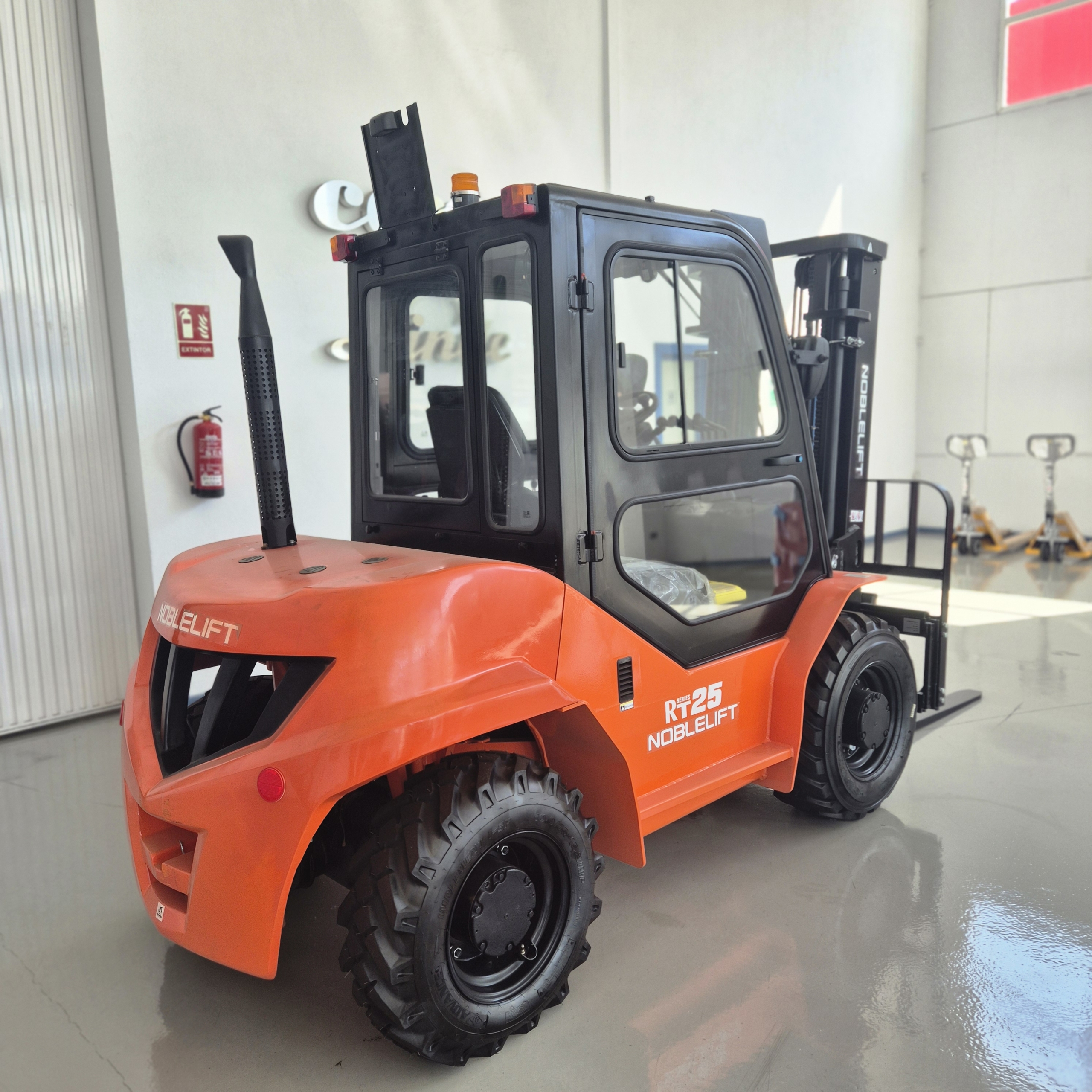 NOBLELIFT RT25 4X4